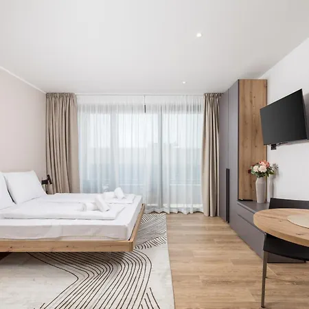 Belinda With Balcony & Private Parking * Опатия