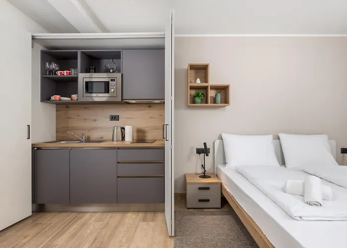 Apartmán Belinda With Balcony & Private Parking