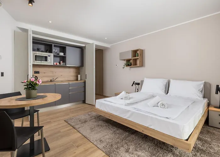 Apartmán Belinda With Balcony & Private Parking *