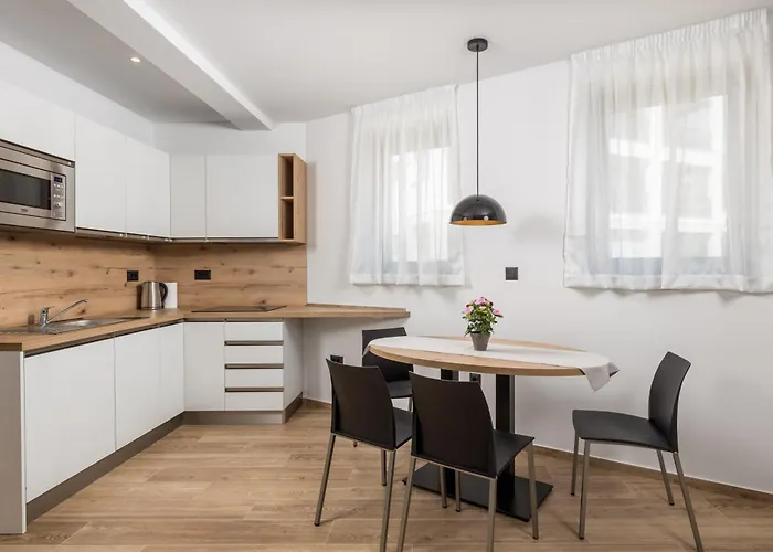 Belinda With Balcony & Private Parking Apartmán Opatija