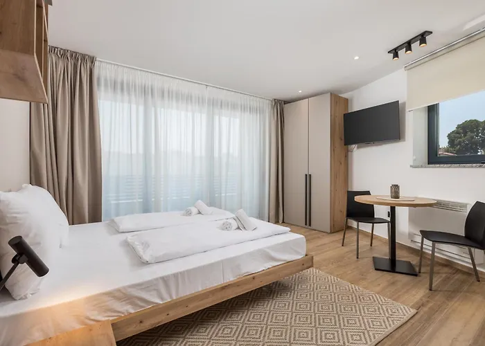 Belinda With Balcony & Private Parking * Opatija