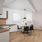Belinda With Balcony & Private Parking Opatija