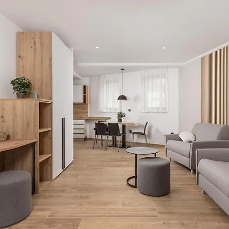 Belinda With Balcony & Private Parking Apartament Opatija