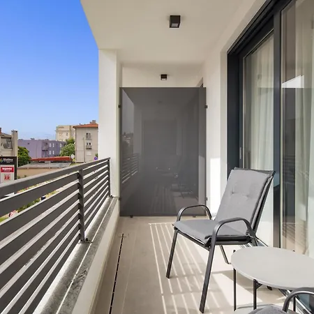 Apartament Belinda With Balcony & Private Parking