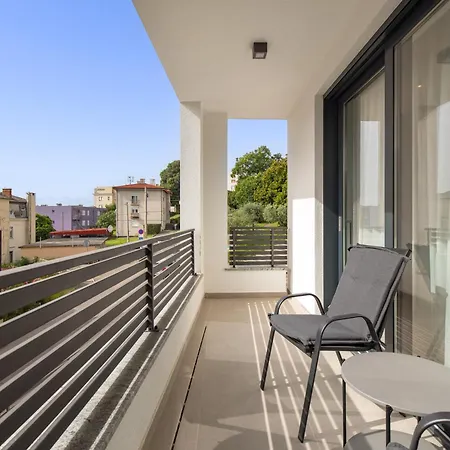 Belinda With Balcony & Private Parking Apartament Opatija