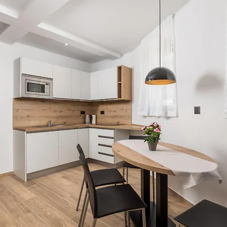 Apartment Belinda With Balcony & Private Parking Opatija