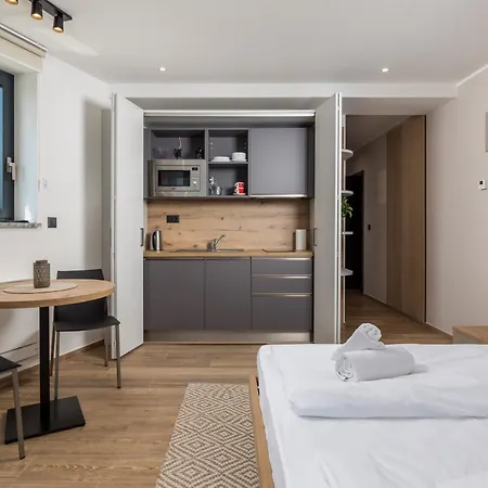 Belinda With Balcony & Private Parking Apartament Opatija