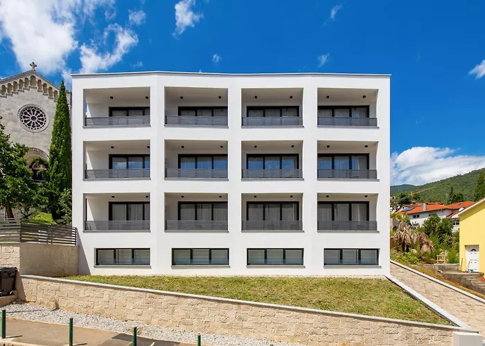 Apartment Belinda With Balcony & Private Parking Opatija