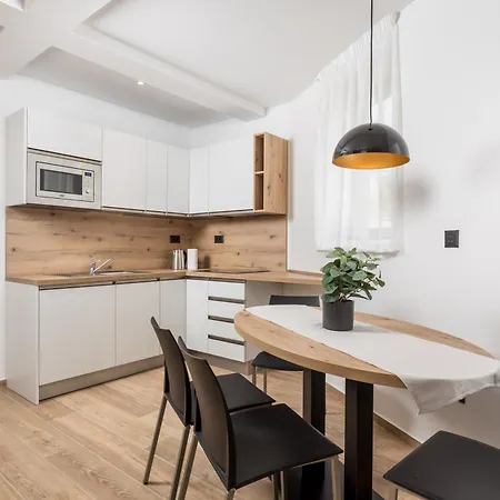 Apartment Belinda With Balcony & Private Parking Opatija