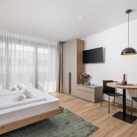 Belinda With Balcony & Private Parking Apartment Opatija