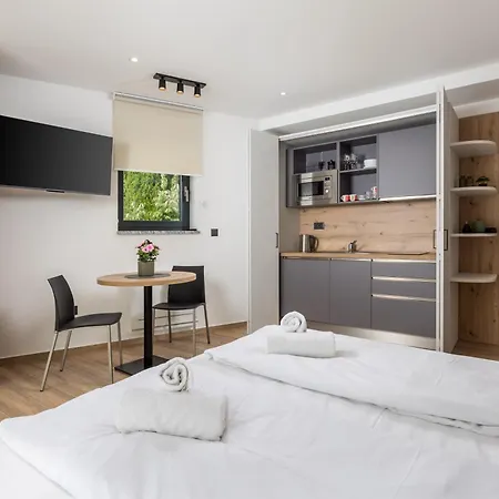 Appartamento Belinda With Balcony & Private Parking