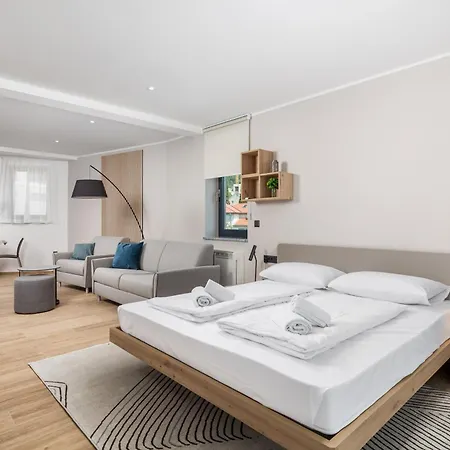 Belinda With Balcony & Private Parking Appartamento