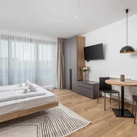 Appartamento Belinda With Balcony & Private Parking