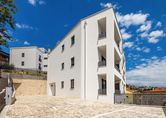 Daire Belinda With Balcony & Private Parking Opatija