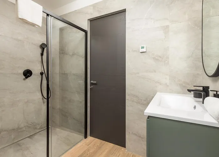 Daire Belinda With Balcony & Private Parking *