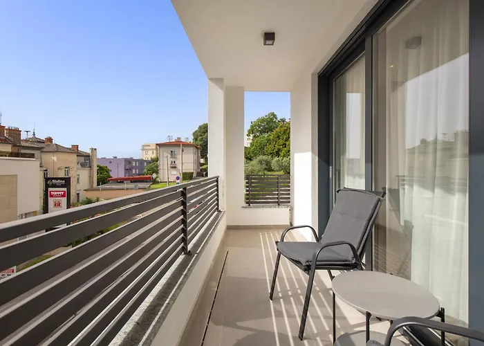 Belinda With Balcony & Private Parking Daire Opatija