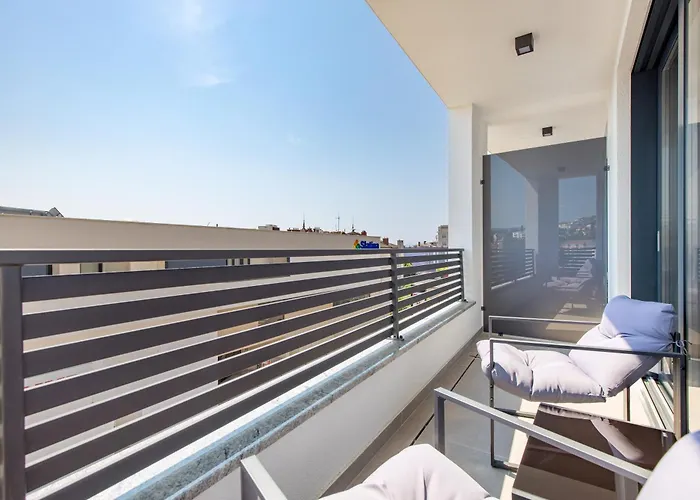 Belinda With Balcony & Private Parking Daire Opatija