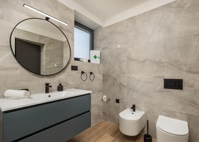 Daire Belinda With Balcony & Private Parking *