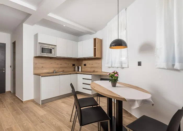 Daire Belinda With Balcony & Private Parking Opatija