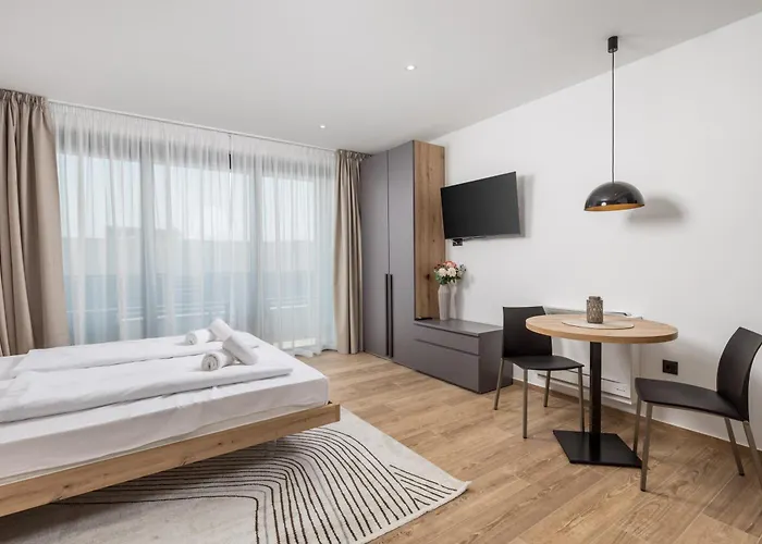 Daire Belinda With Balcony & Private Parking