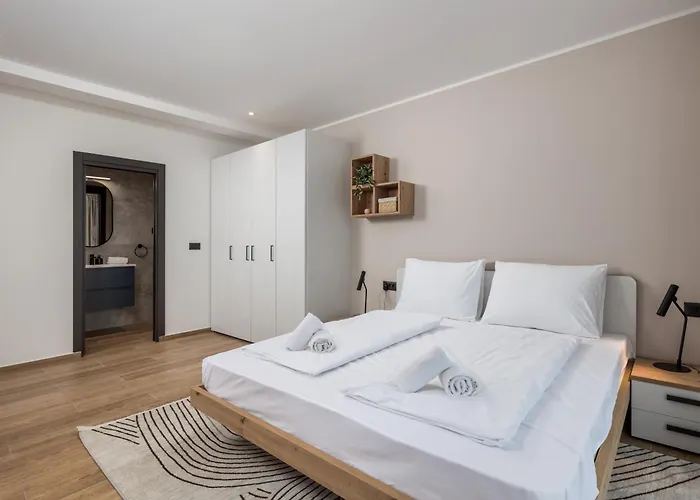 Belinda With Balcony & Private Parking Daire *