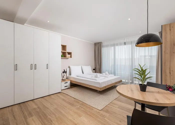 Daire Belinda With Balcony & Private Parking